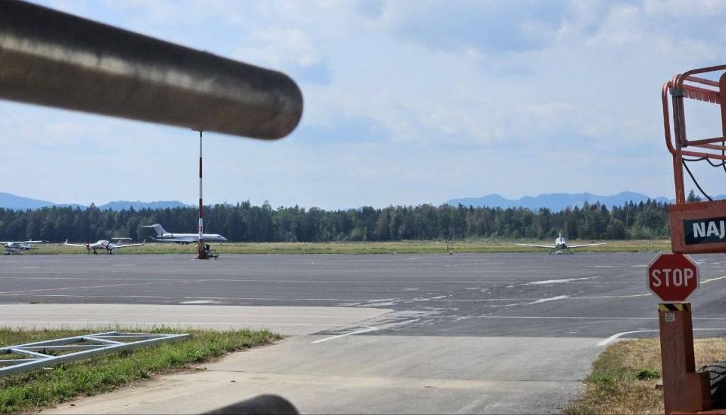 Kam na jesenski oddih? Z Brnika lahko brez prestopanja poletite v te kraje