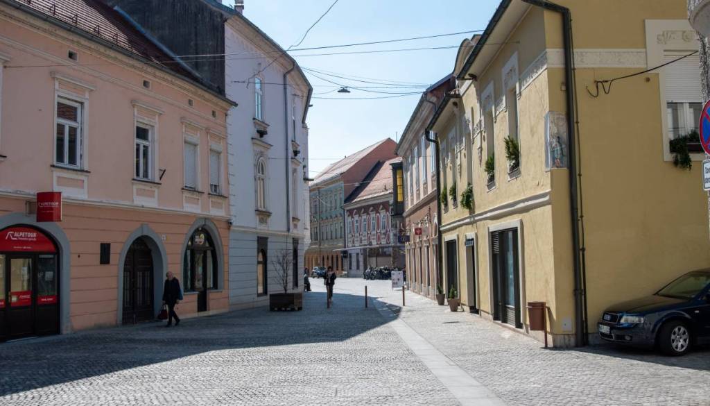 Brez naslova