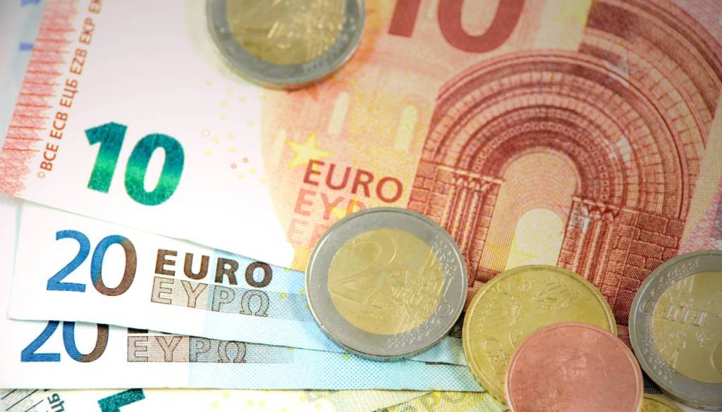 Kaj vse plačujete na računu za elektriko? Ena postavka vam lahko zniža strošek