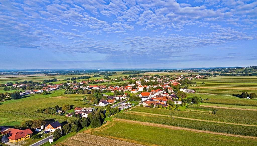 Velika novost ob igrišču v Dobrovniku, gradili bodo nov športni objekt