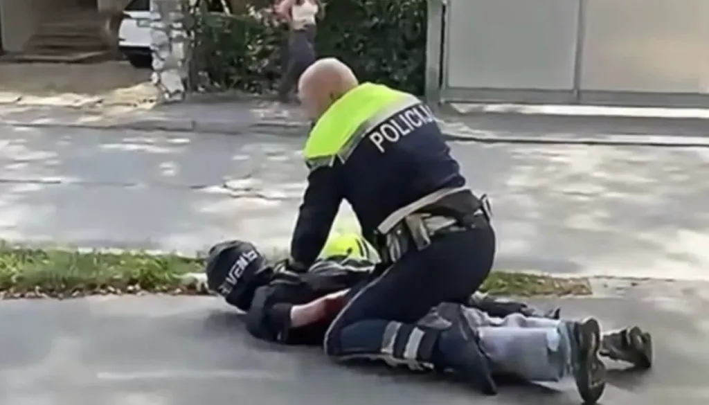 Podrobnosti incidenta v Kamniku: Policist ga je želel ustaviti, voznik je pobegnil in padel