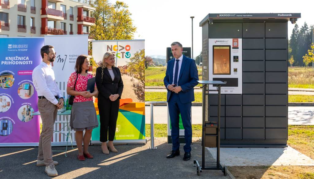 V Podbrezniku odprli prvi zunanji knjigomat, letos še dva nova