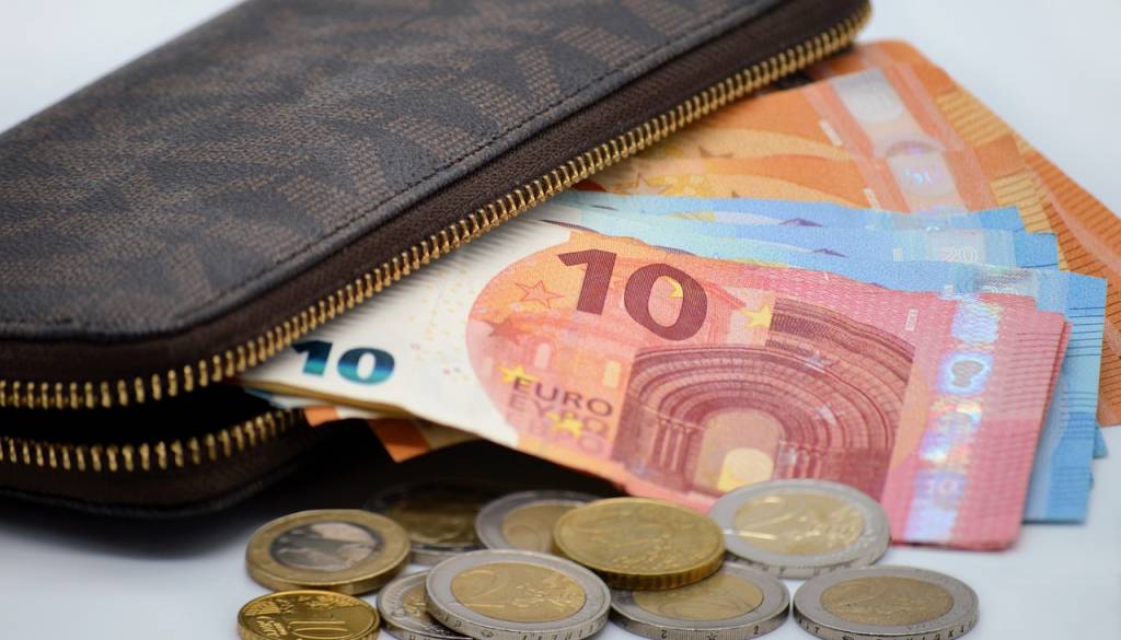 Želela je darovati 20 evrov za invalidne otroke, ostala brez več kot 400 evrov