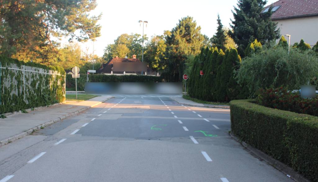 Kranjska policija išče voznico, ki je trčila v e-skiro in zapustila kraj nesreče