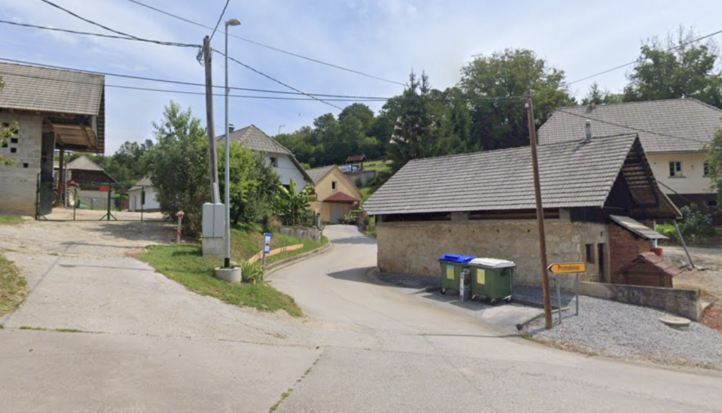 Ozka cesta povzroča težave avtobusu, Občina že več kot eno leto čaka na dokumentacijo