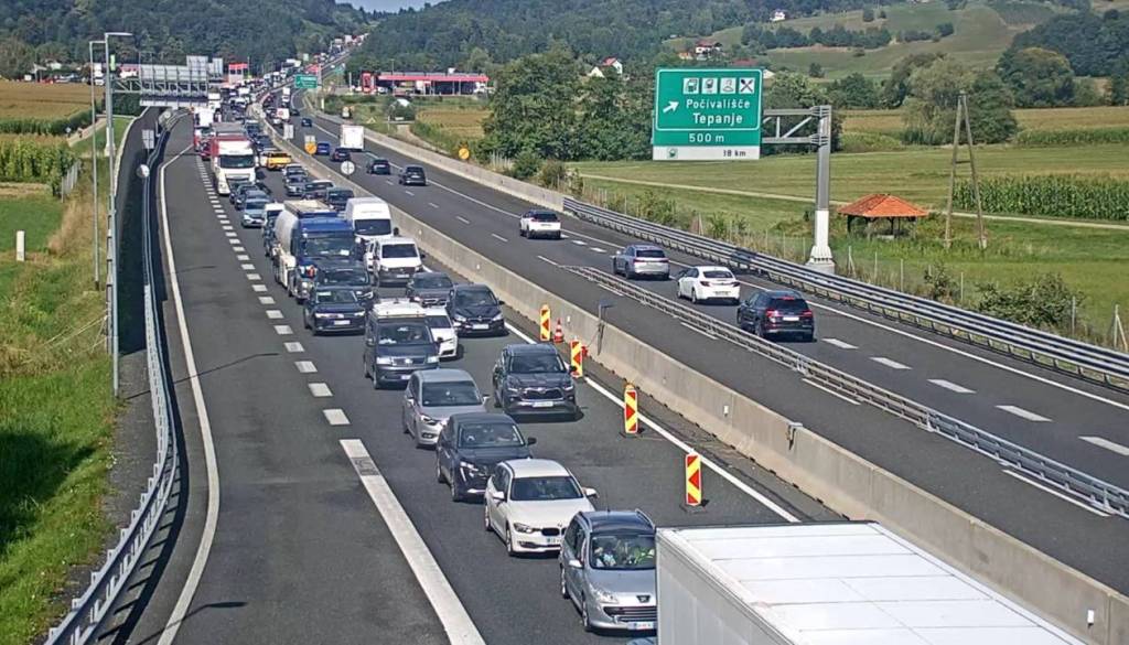 Na Štajerskem ujeli nezaželenega »avtoštoparja«, pristojni nadaljujejo ukrepe