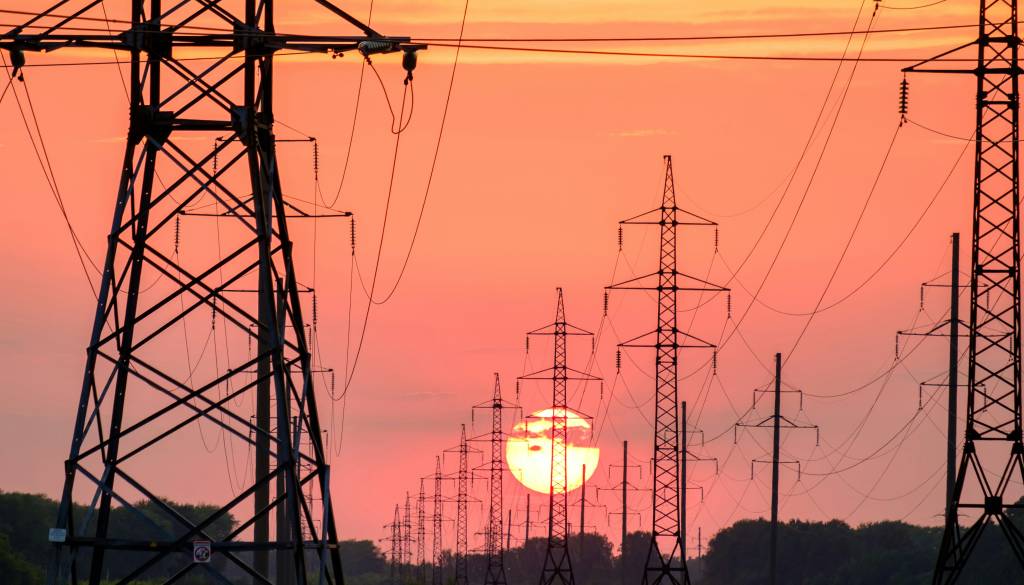 Plačujete za elektriko preveč? Gospodinjstva bi lahko precej prihranila