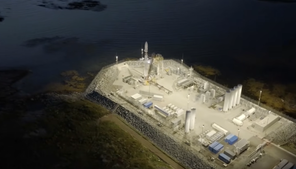 Slovenski satelit uspešno poletel v vesolje: Zdaj že kroži okoli Zemlje