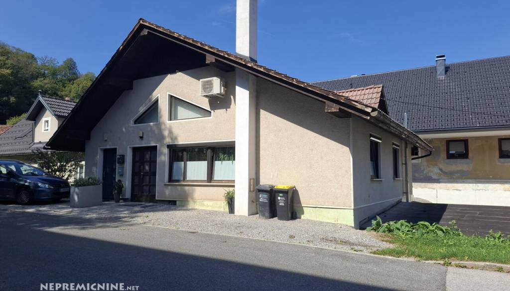 Blizu Škofje Loke prodajajo 120 kvadratov veliko hišo za 120.000 evrov