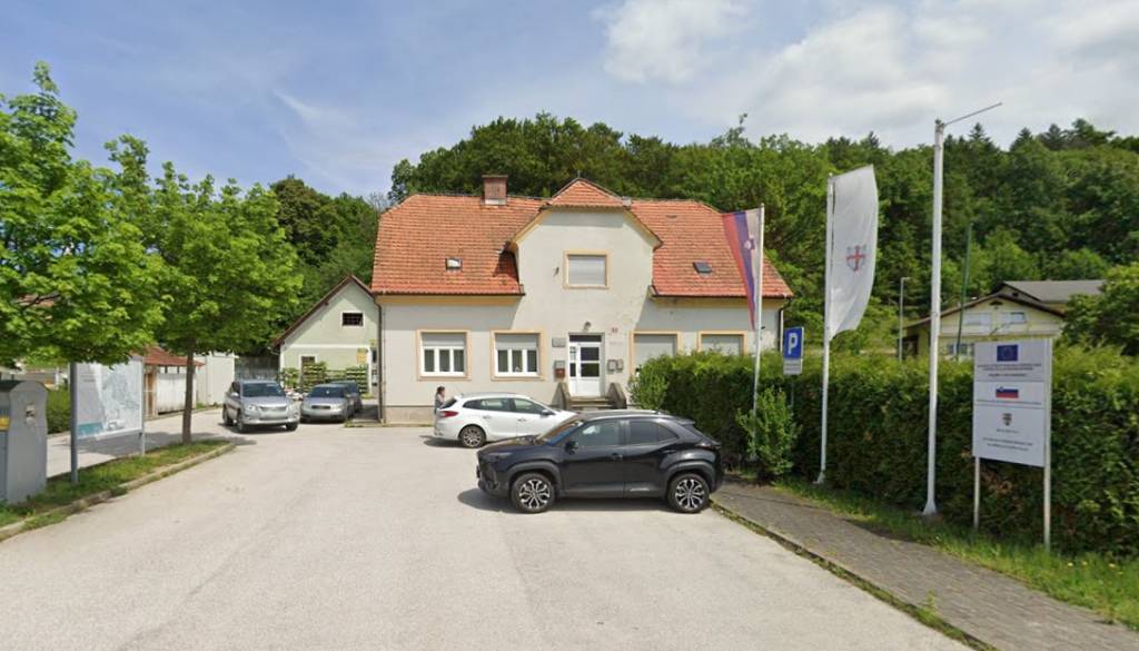 Mestna občina Ptuj oddaja tri poslovne prostore na Grajeni, najemnine od 100 evrov