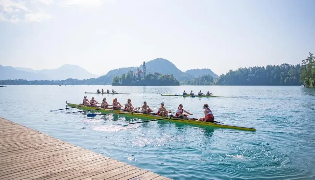 Bled od danes gosti največjo veteransko veslaško regato na svetu
