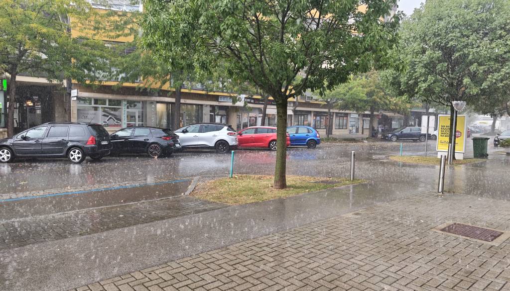 FOTO in VIDEO: V Murski Soboti padala sodra, napovedi vremenoslovcev so se uresničile