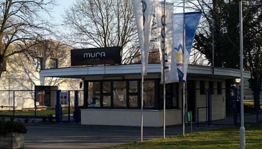 Se Mura po 84 letih poslavlja?