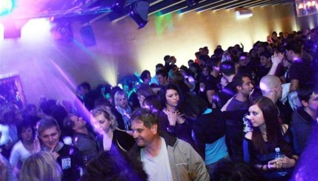 Super Li - plesišče