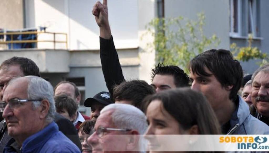 Cene mobitelov so zelo poskočile