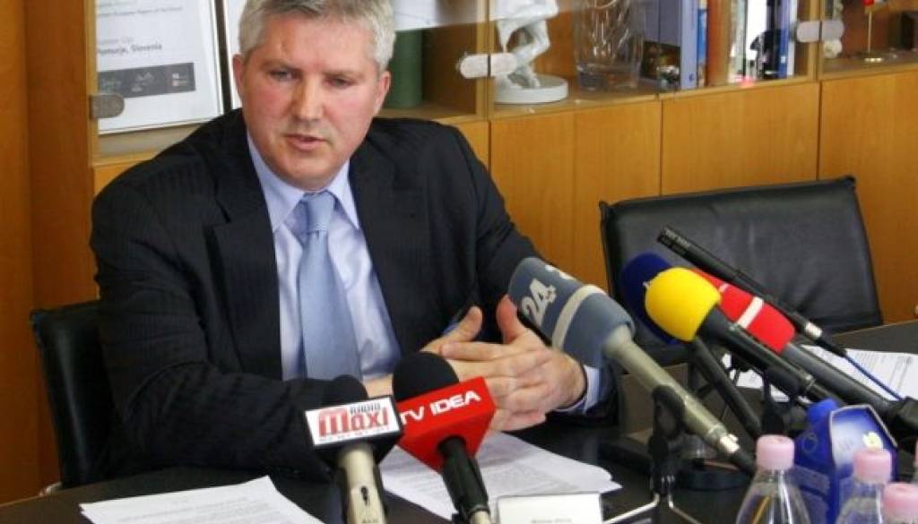 Štihec pravi, da Jelinčiču in Horvatu oprošča