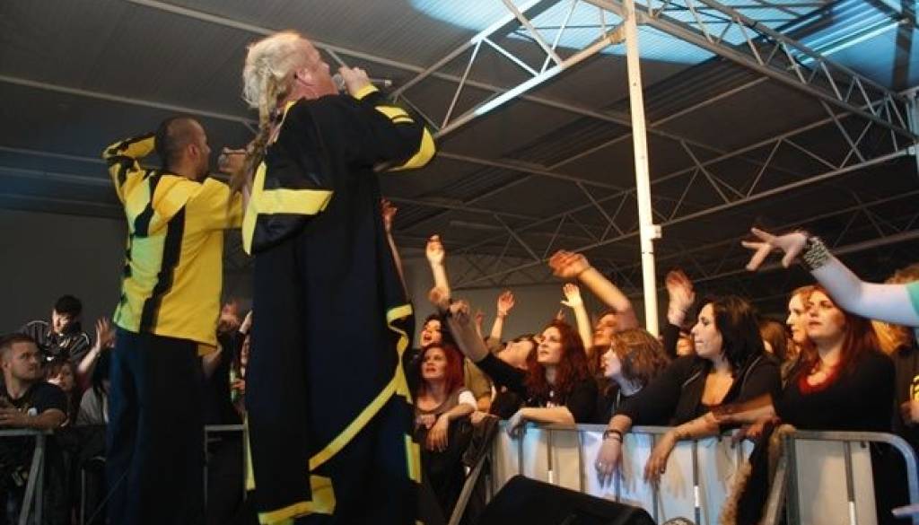 Dubioza kolektiv privabili približno 700 ljudi 