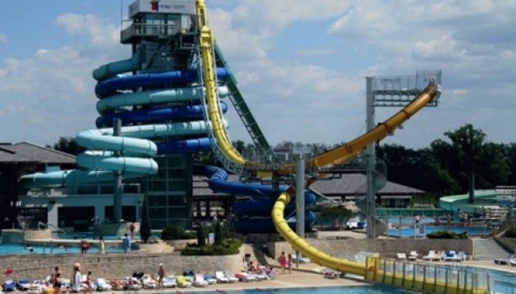 Aqua Loop 012.jpg