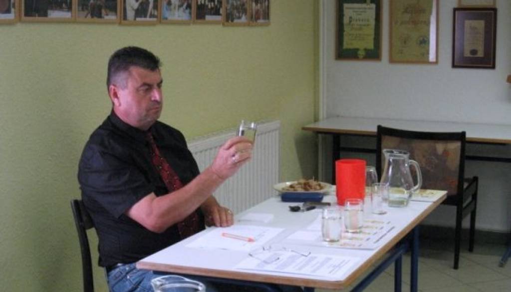 Ocenjevanje špricerjev.JPG