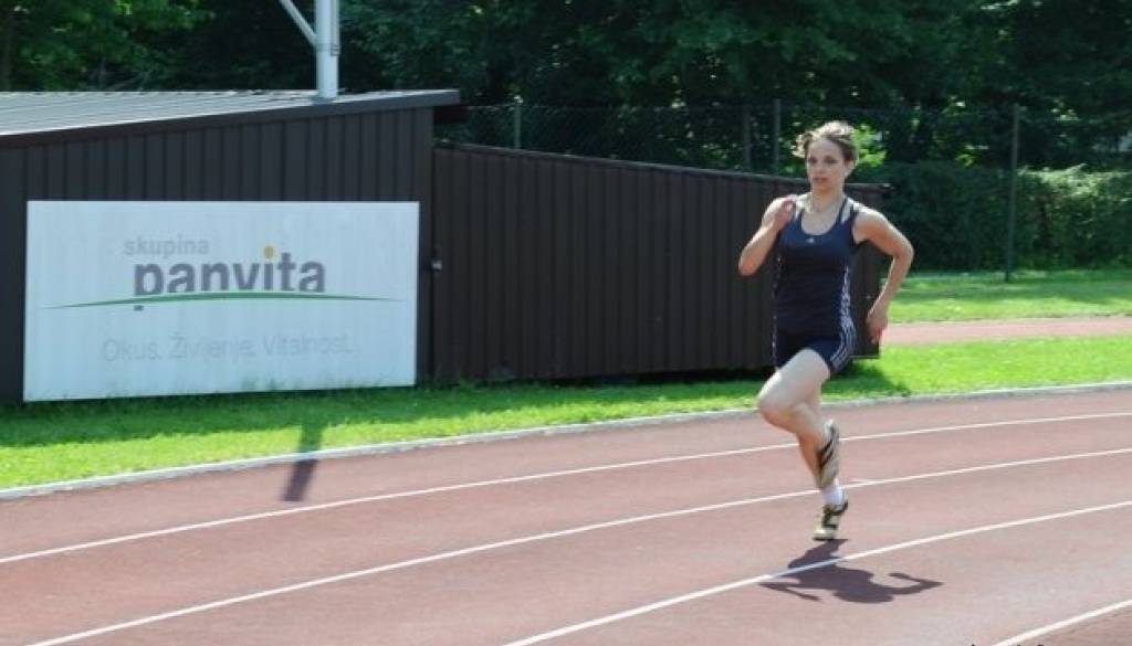 Anja Benko je slavila v teku na 400 metrov