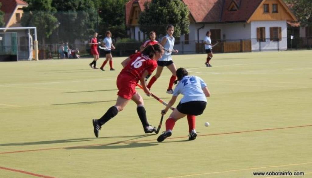 Domače igralke so morale priznati premoč Slovakinjam