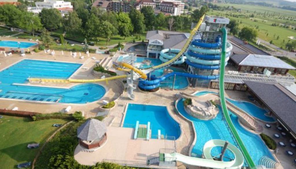 http://www.visitslovenia.net/pic/centri/wellness/terme-3000-02.jpg