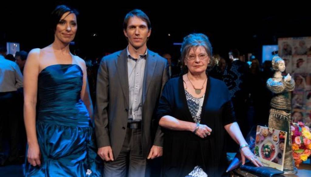 Slovenka leta 2011 - Melita Berzelak, Gregor Repič, izvršni direktor skupine Krater Media in Jelka Reichman.jpg