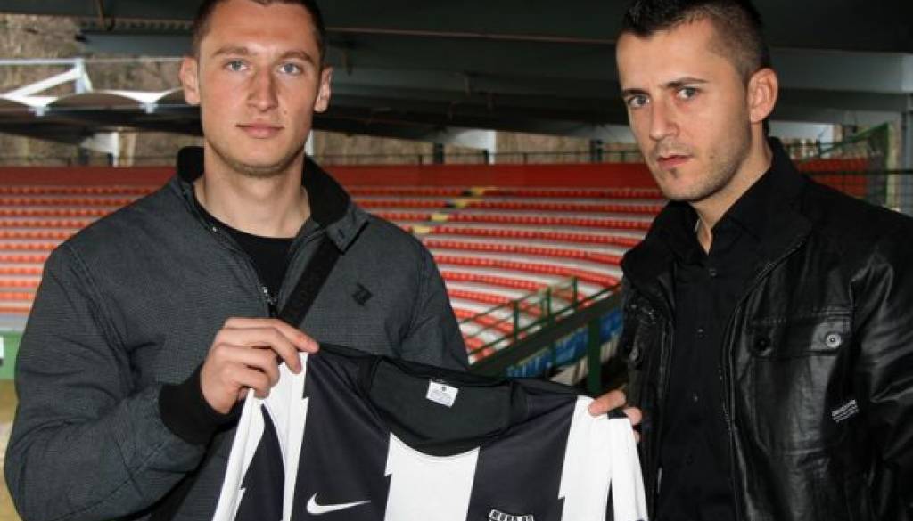 Igor Celec je poskrbel za okrepitev v konici napada. Na Fazanerijo se je preselil Dragan Jelič.