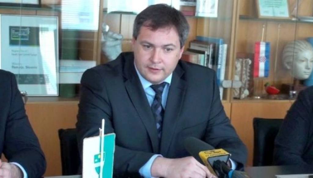 Dejan Židan v tem mandatu prvič v vlogi poslanca. Občanke in občani ga lahko obiščejo vsak prvi ponedeljek.