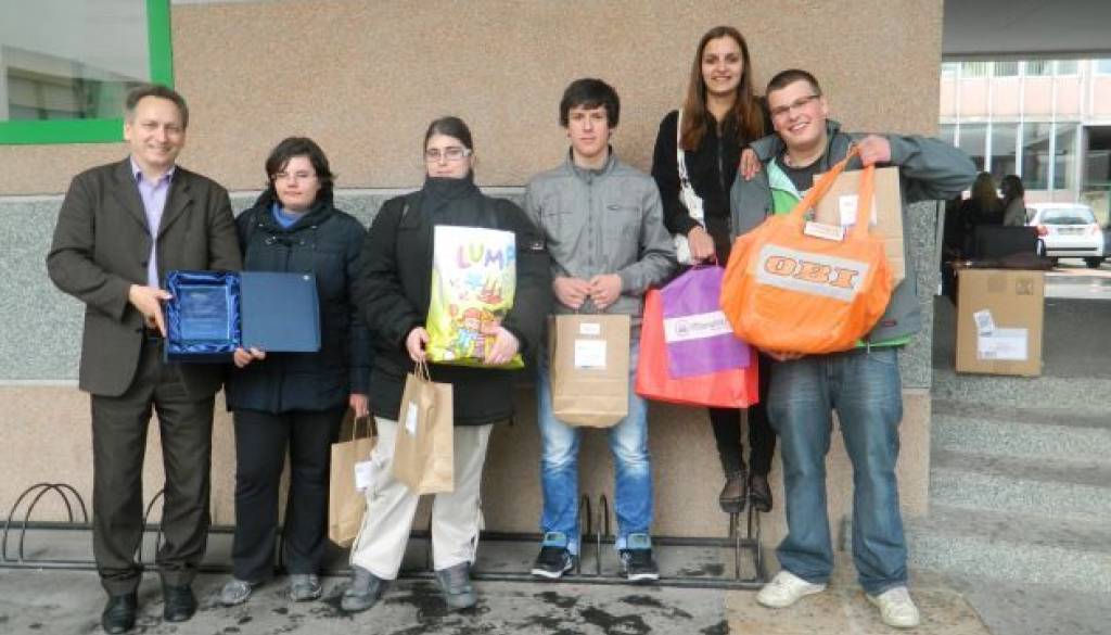 Ekipa EŠ MS  v tehniki prodaje 2012.jpg