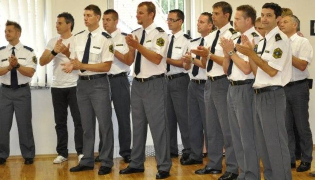 Ob Dnevu policije je Policijska uprava Murska Sobota podelila priznanja zvestim sodelavcem.
