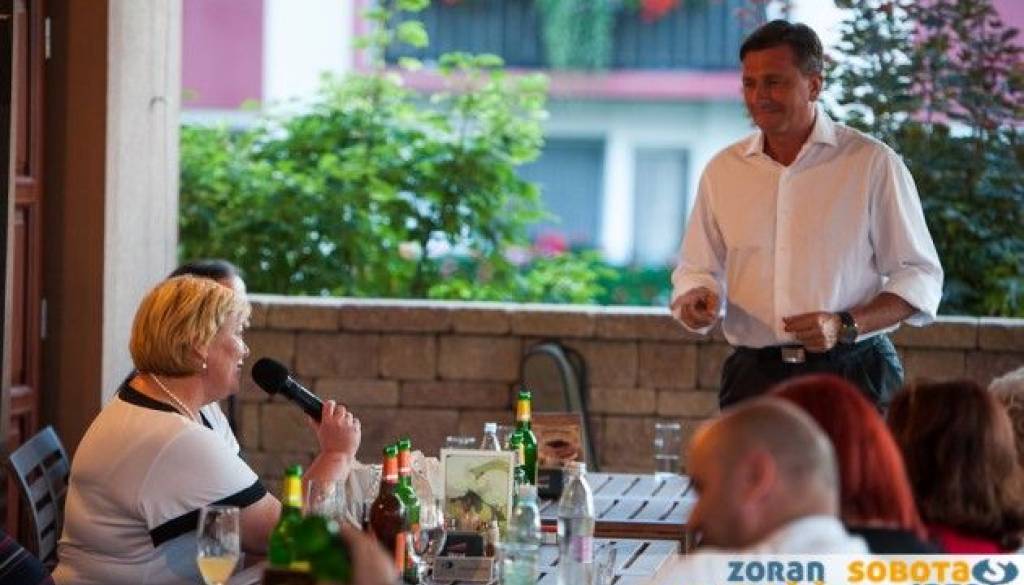 Pahor je v okviru predsedniške kampanje obiskal picerijo Cassa del Nono v Gornji Radgoni.