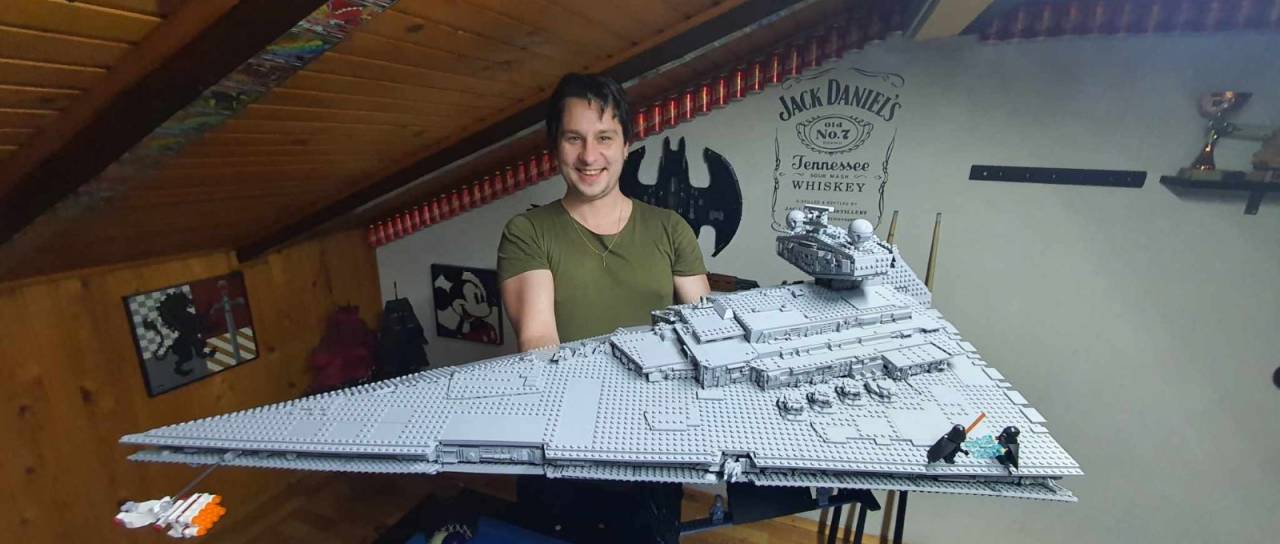 FOTO: Samo Oberstar, zbiratelj LEGO kock iz Kočevja: 'Ob pogledu na tako razstavo bi se mi kot otroku zmešalo od navdušenja'