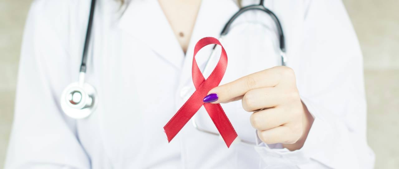 Toliko Slovencev je okuženih, desetina pa jih sploh ne ve za svojo okužbo