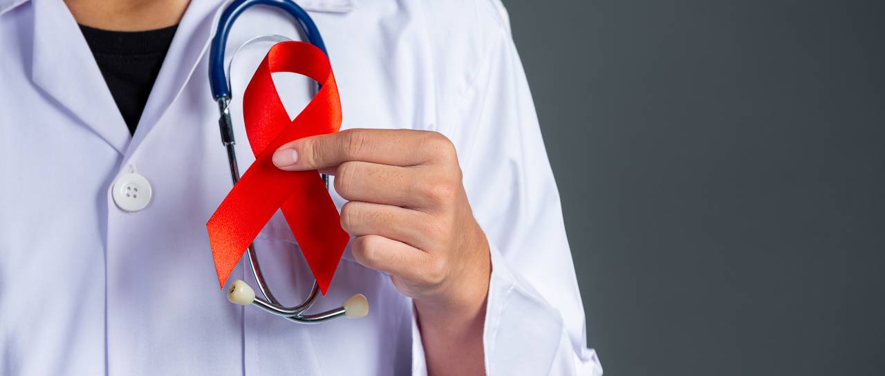 Skoraj 1000 okuženih v Sloveniji, mnogi za okužbo še ne vedo