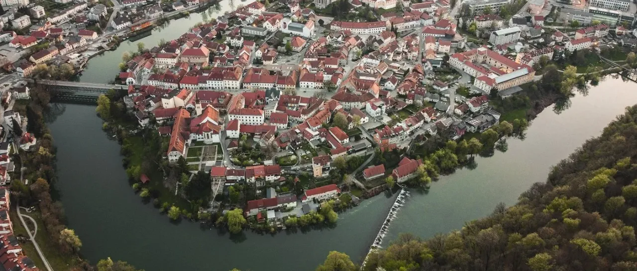 Mladi v Novem mestu do lažjega bivanja