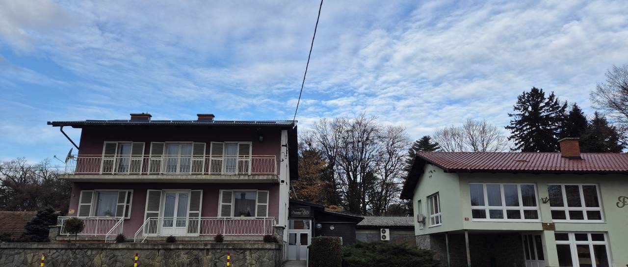 Hudo nasilje v beltinski diskoteki: Romi resno poškodovali varnostnika, incident se nadaljeval v bolnišnici