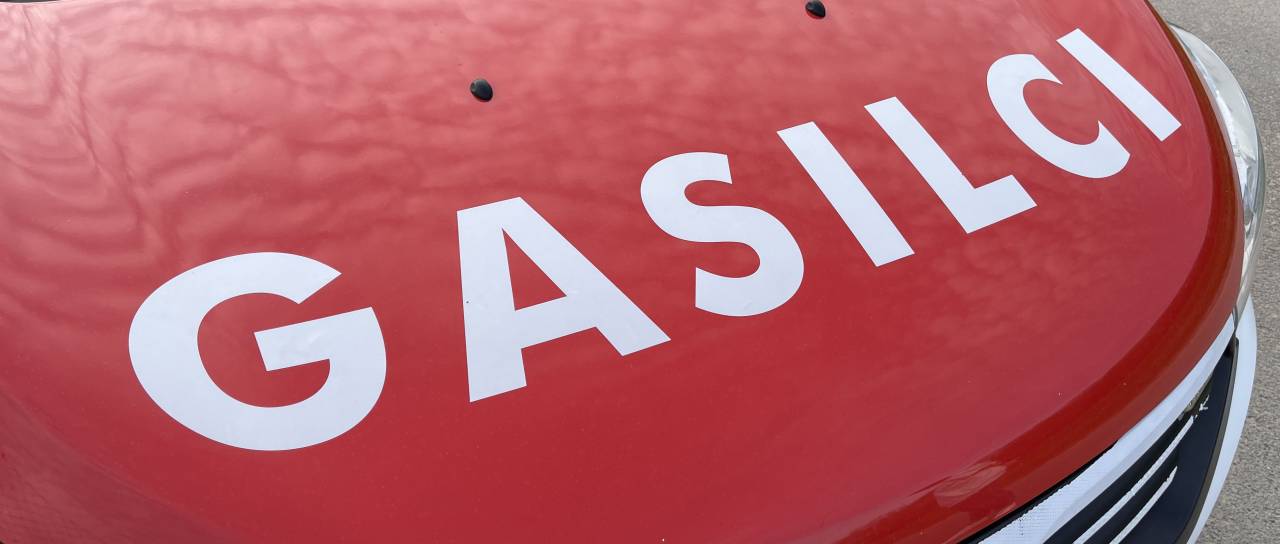 Nočni požar v središču mesta zahteval življenje