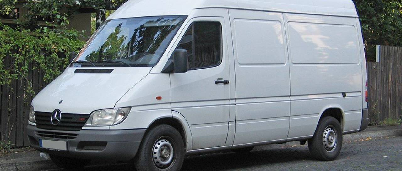 V Pomurju nov primer sumljivih avtomobilov in ogledovanja, to pravi policija