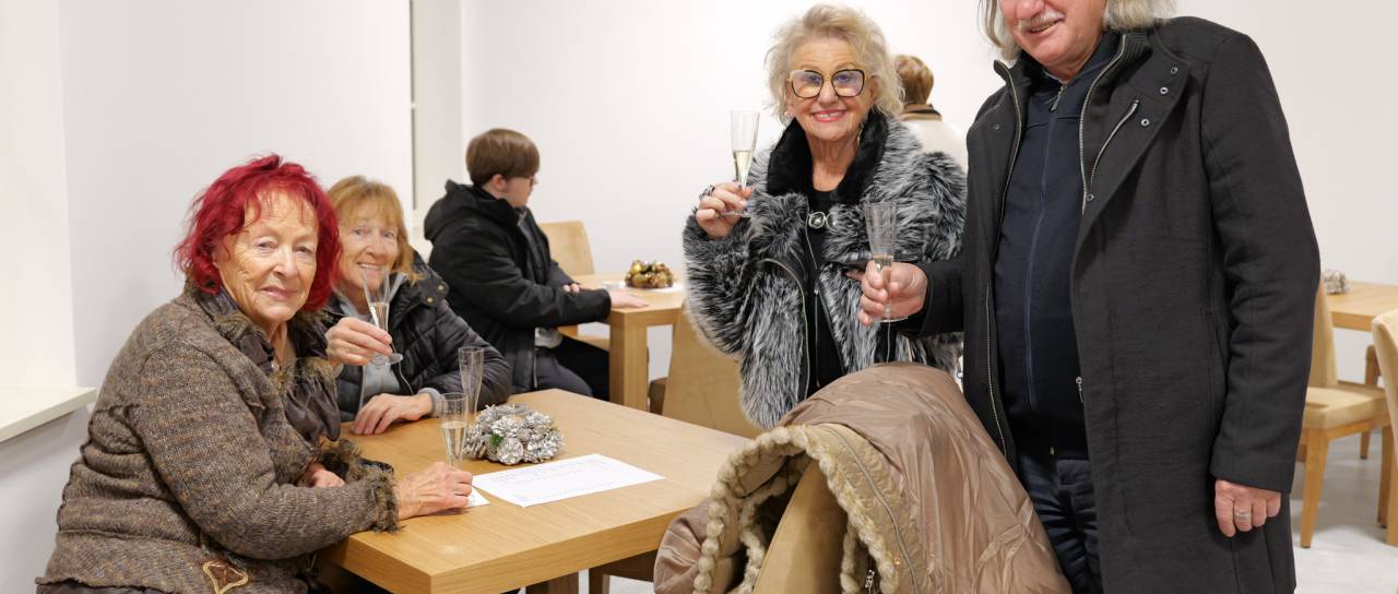 FOTO: Ob prižigu luči zaživela tudi prenovljena Vila Marija