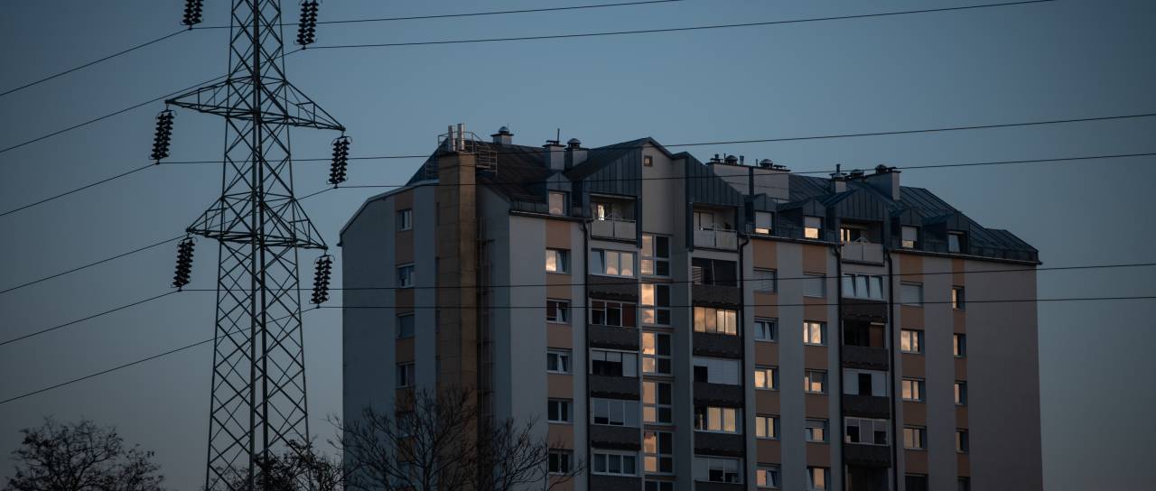 Napetosti v vtičnicah izjemno nizke, je električno omrežje v Pomurju pred razpadom?