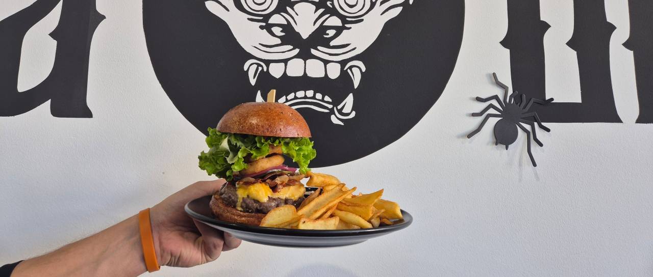 Bralci ste izbrali! To je naj burger v Pomurju