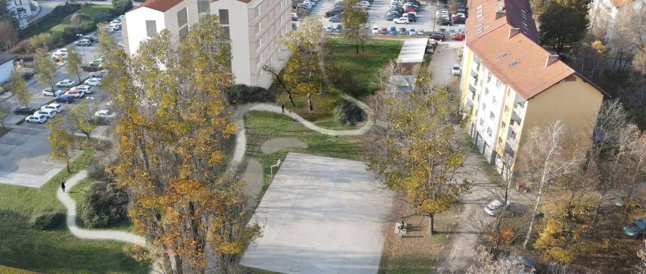 Kdaj bodo na Ptuju začeli graditi 43 neprofitnih stanovanj? Občina pojasnjuje, kje se je projekt ustavil
