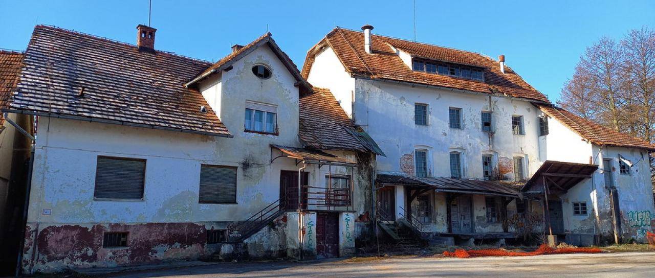 Nekoč ponos Ptuja, danes ruševina: Naprodaj del nekdanjega Koroščevega mlina, takšna je cena