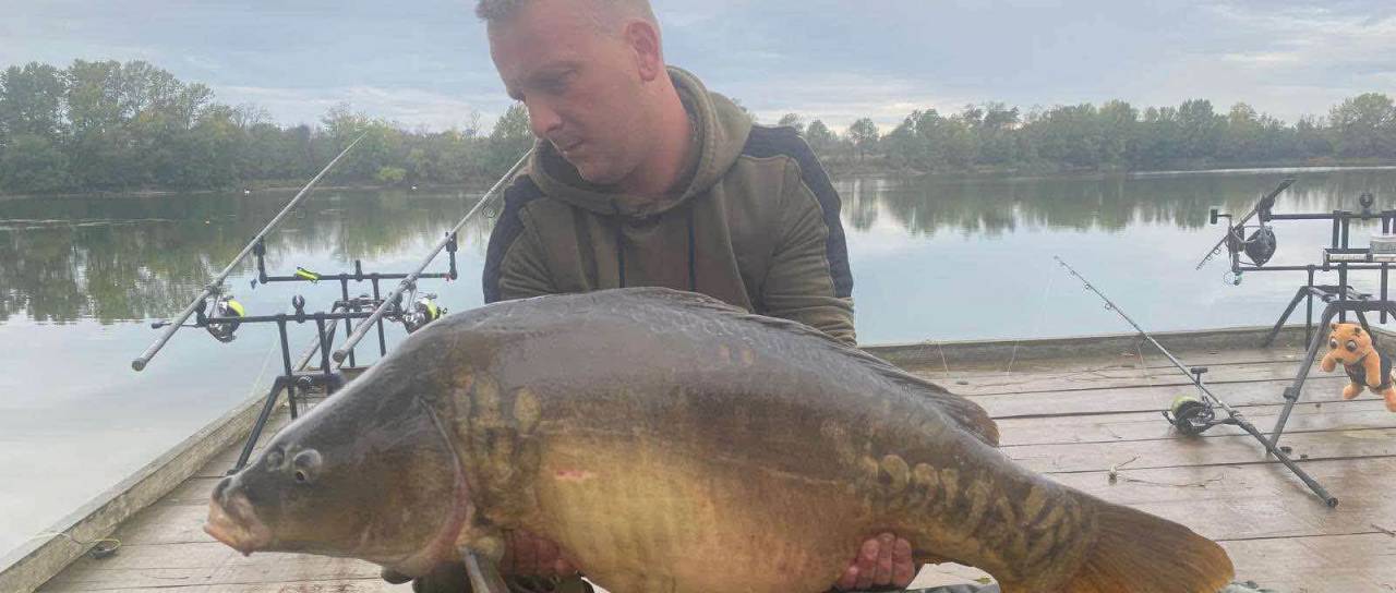 FOTO Izjemen ulov pri Murski Soboti! Uroš iz vode potegnil kar 26 kilogramov težko Helgo