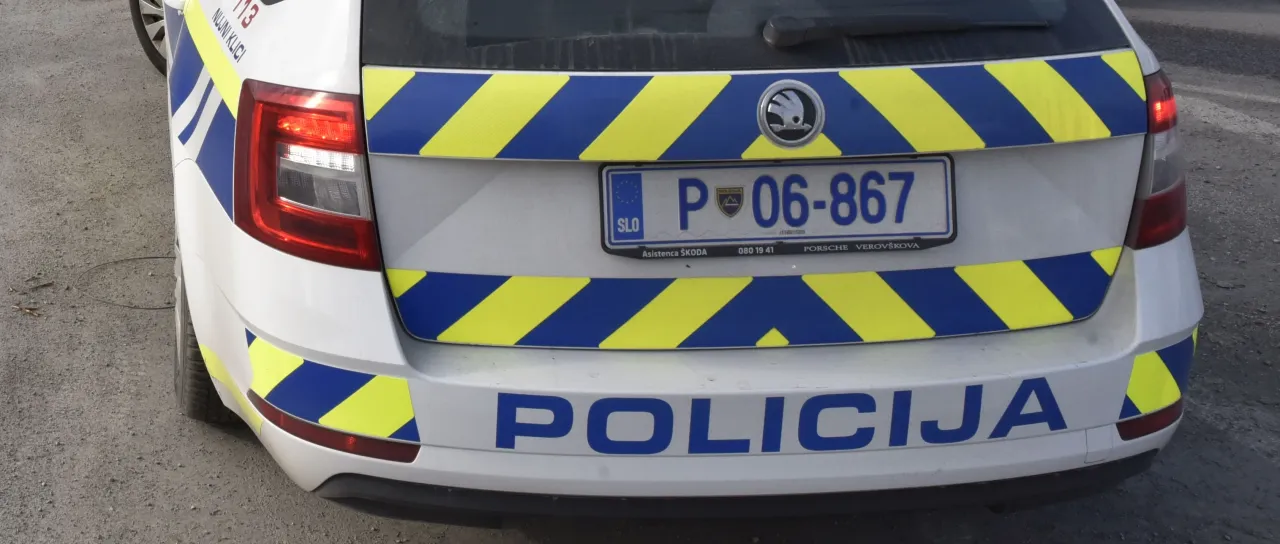 Tragedija na naših cestah, po padcu umrl motorist