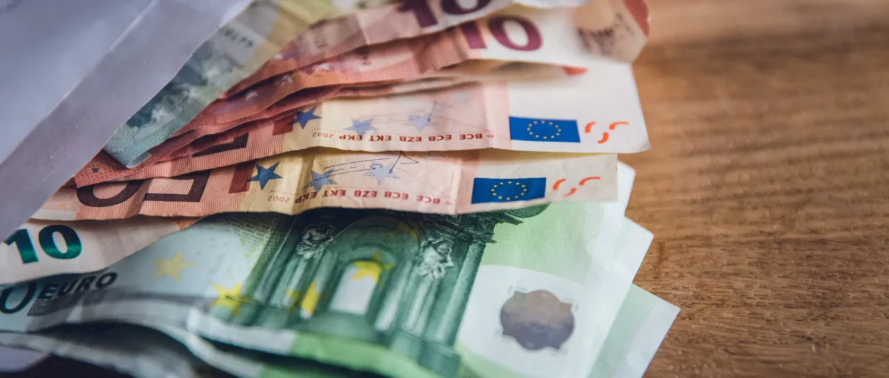 Višina regresa: Poglejte, kje zaposleni dobijo skoraj 3000 evrov