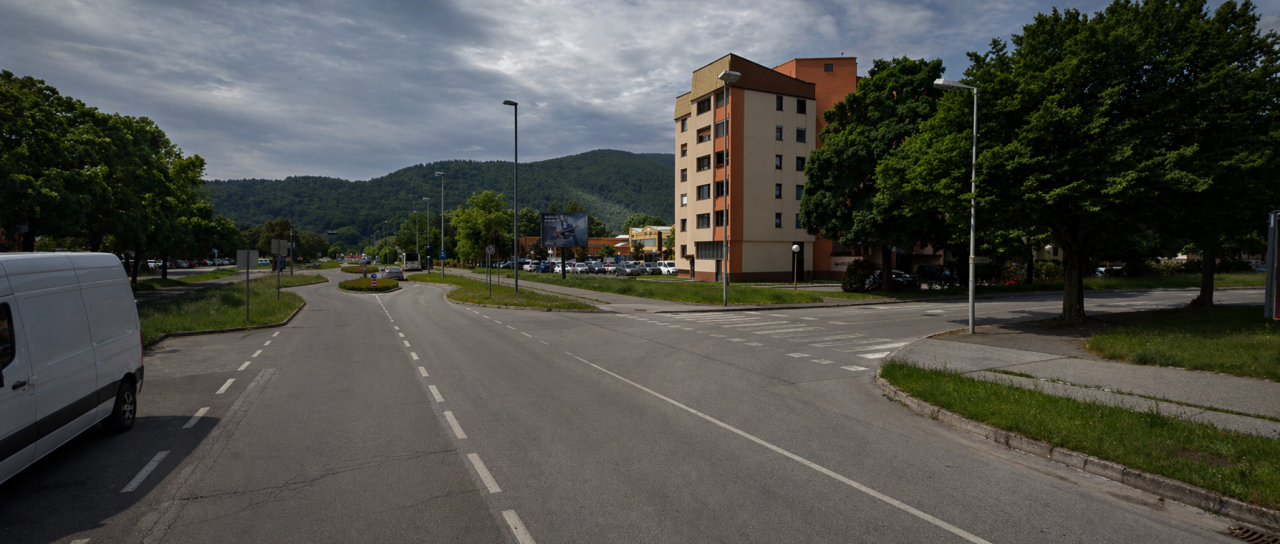 Opozorilo staršem v Mariboru: V okolici šole zaznali sumljivo vedenje starejšega moškega