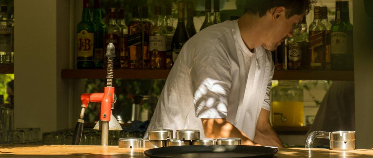 Ljubljanska mladina se je naveličala zahtev delodajalcev, da morajo delati petke in sobote