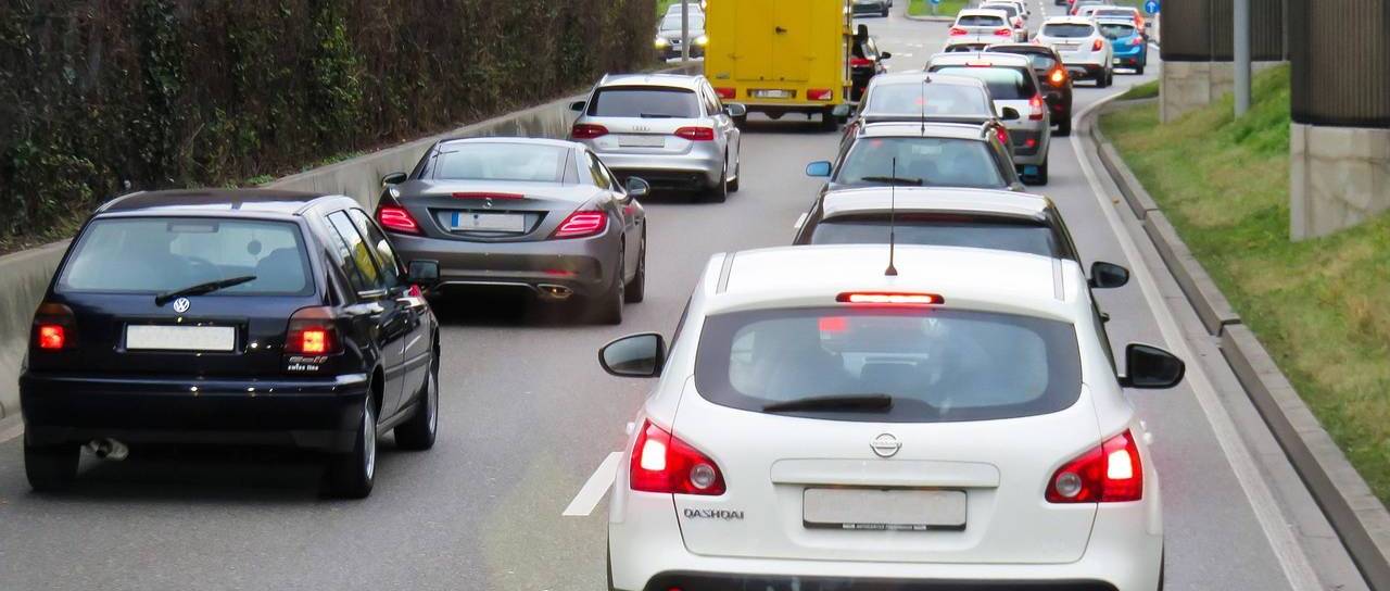 Prazniki prinašajo gnečo, pričakovani so zastoji na avtocestah